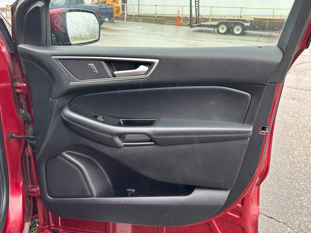 Used 2019 Ford Edge SEL w/ Equipment Group 201A image 22