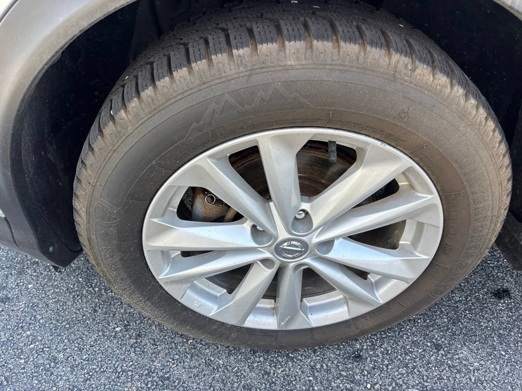Used 2018 Nissan Rogue Sport SV w/ SV All-Weather Package AWD/4WD image 10