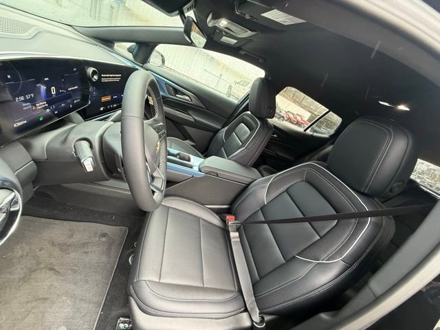New 2026 Chevrolet Equinox EV LT w/ Convenience Package II AWD/4WD image 14