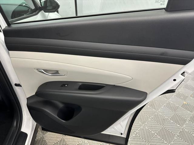 New 2026 Hyundai Tucson SEL FWD image 17
