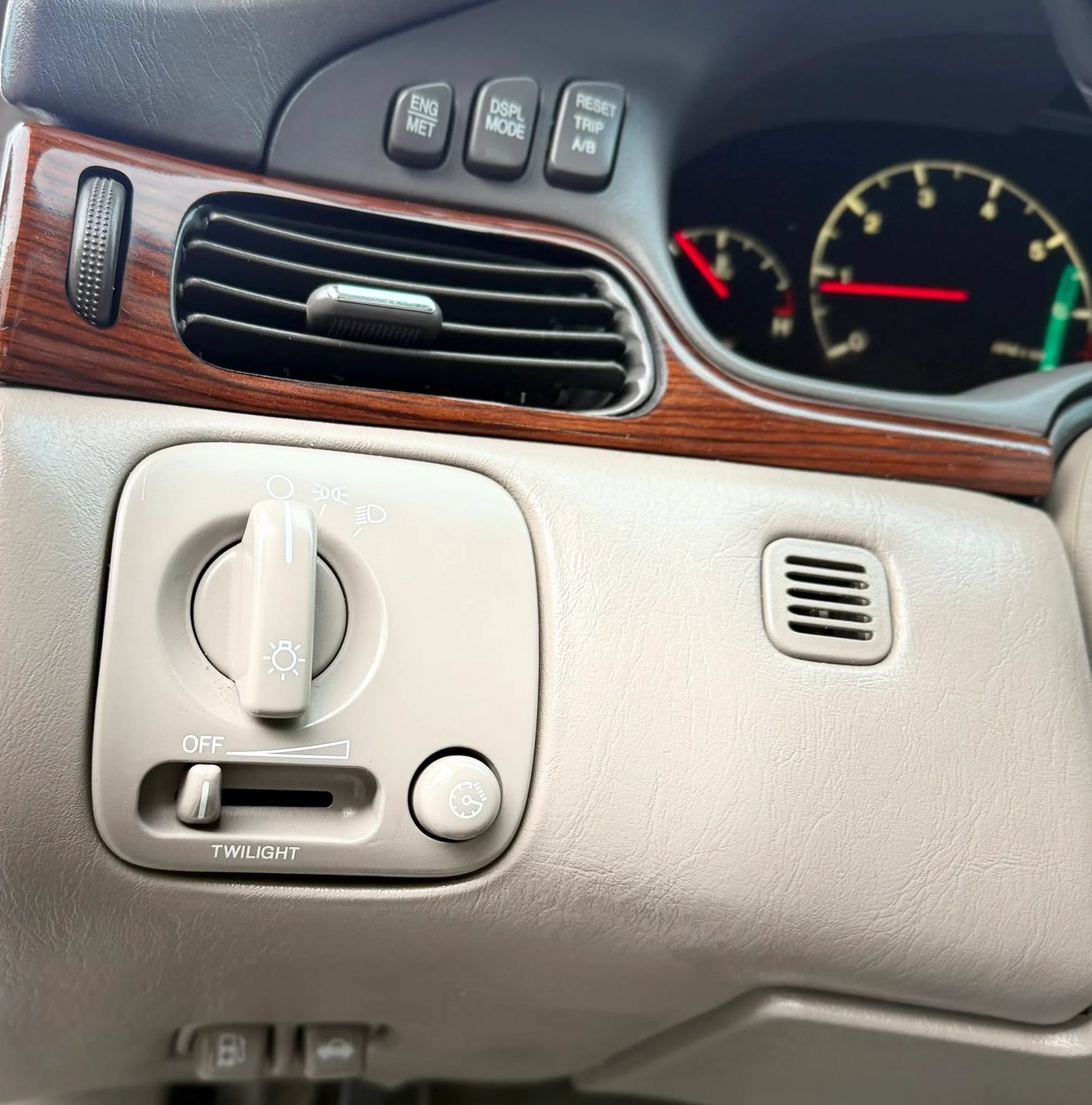 Used 1999 Cadillac Seville SLS w/ Convenience Pkg FWD image 19