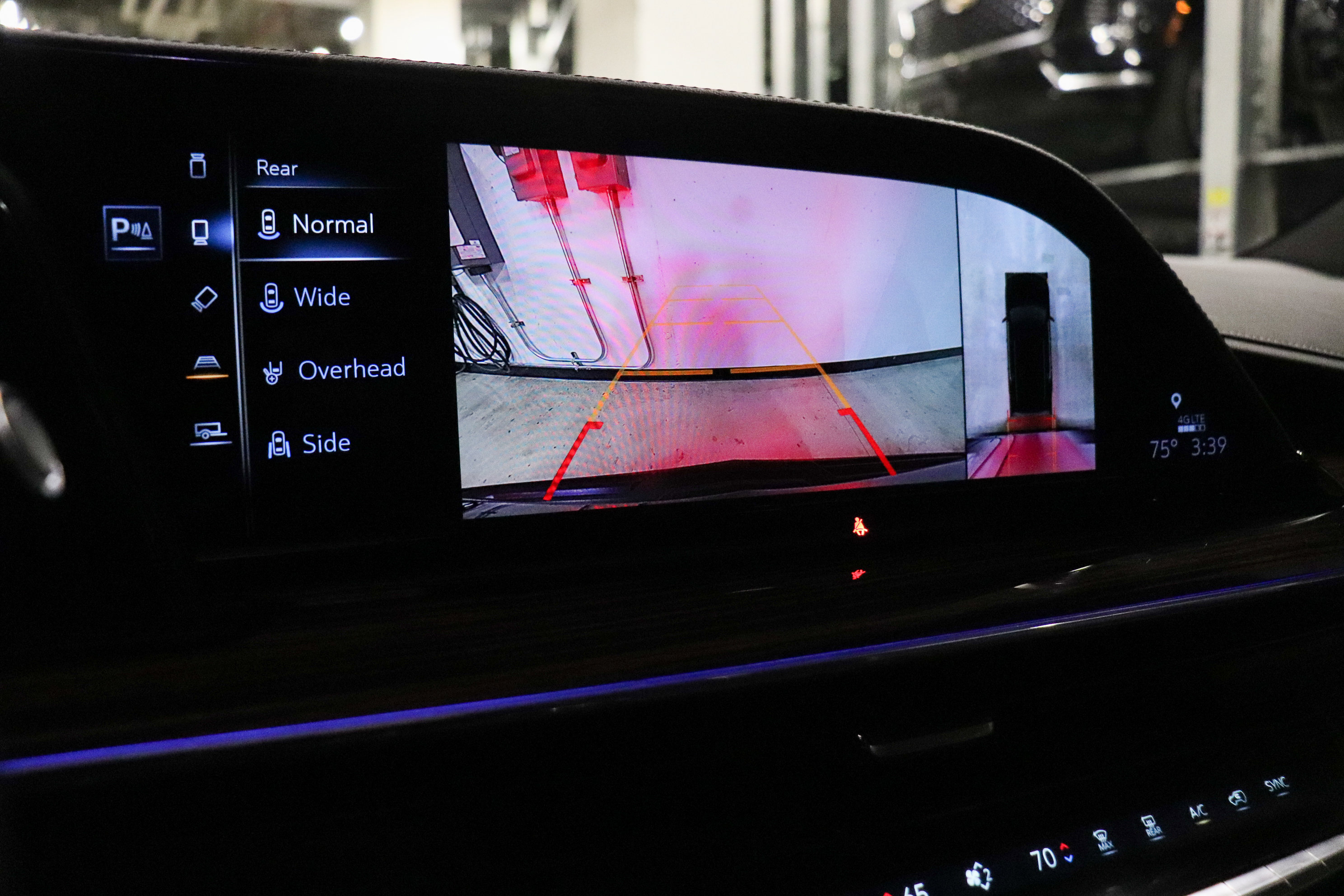 Used 2023 Cadillac Escalade ESV Premium Luxury image 37