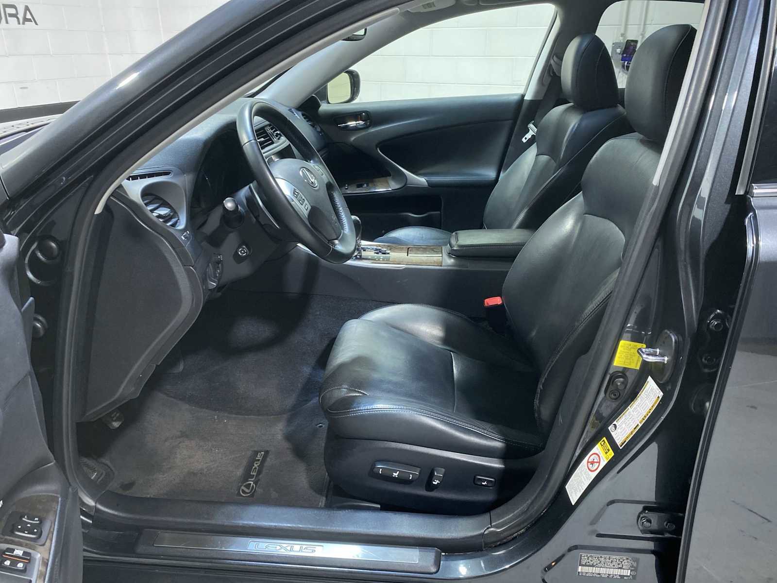 Used 2011 Lexus IS 250 AWD w/ Luxury Plus Value Edition image 2