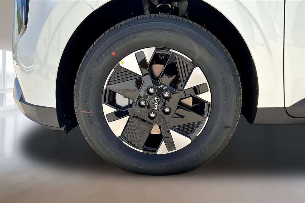 New 2026 Kia Carnival LXS FWD image 13