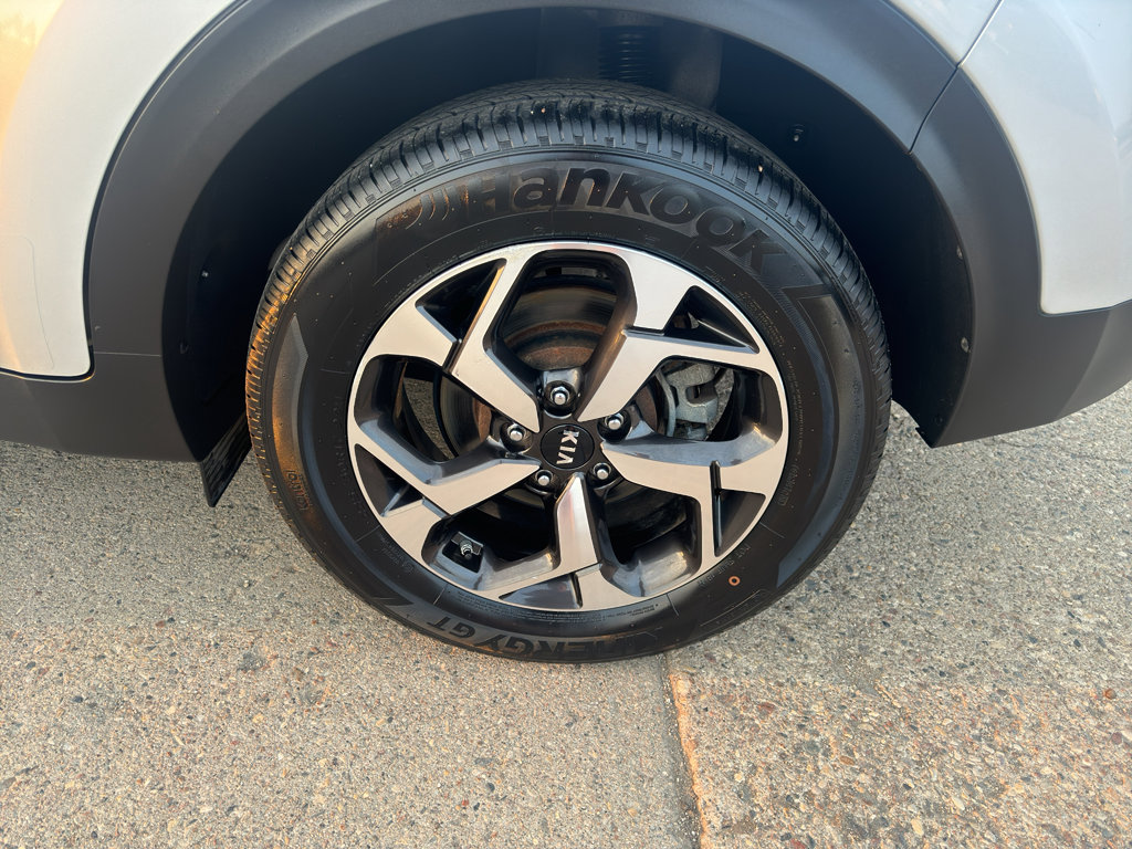 Used 2020 Kia Sportage LX image 9