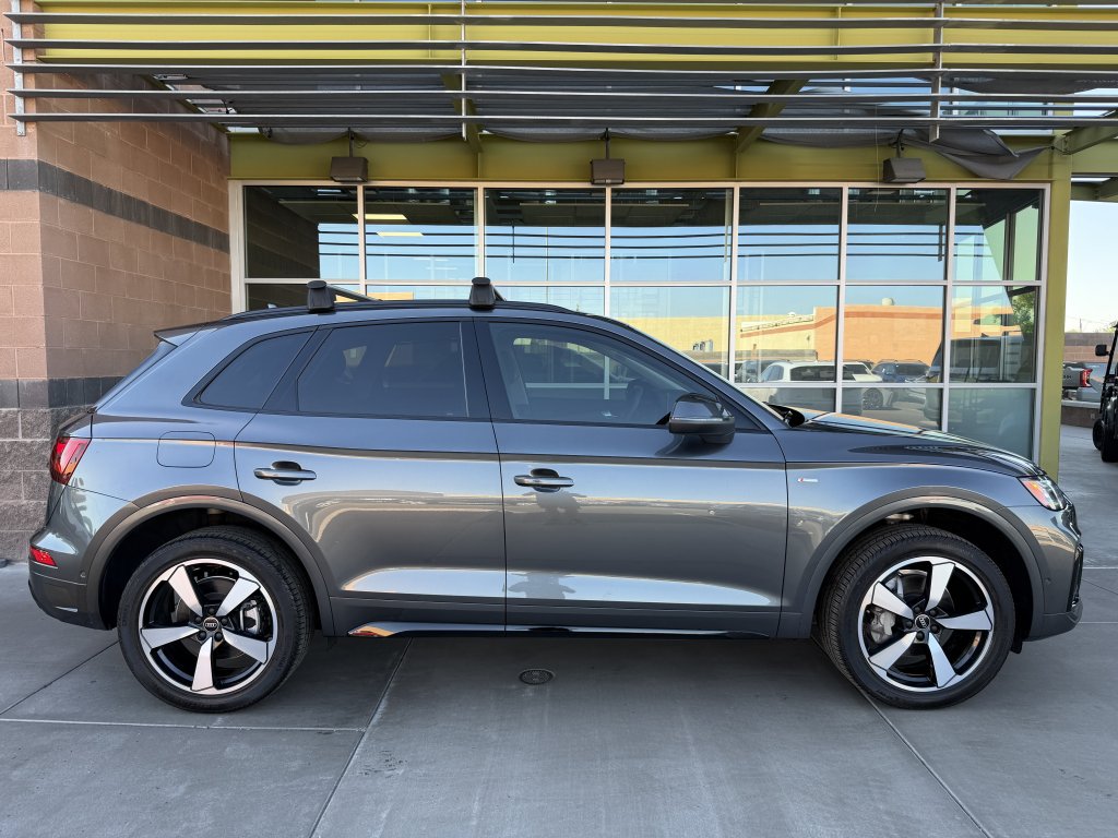 Used 2023 Audi Q5 2.0T Prestige w/ Prestige Package AWD/4WD image 9