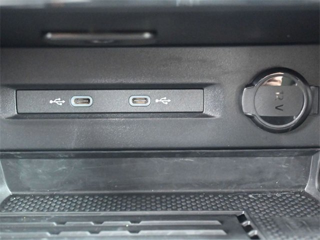 Used 2025 Volkswagen Taos SE w/ Panoramic Sunroof Package image 23