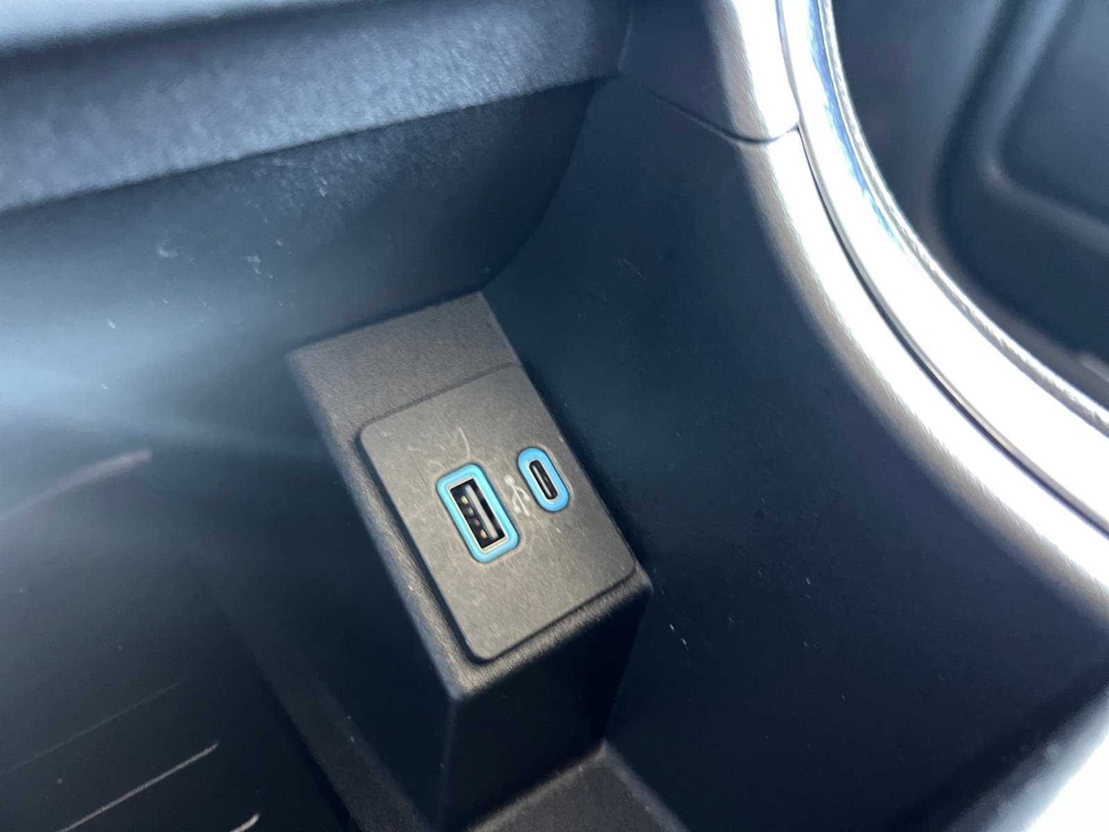 Used 2024 Ford Edge Titanium AWD/4WD image 23