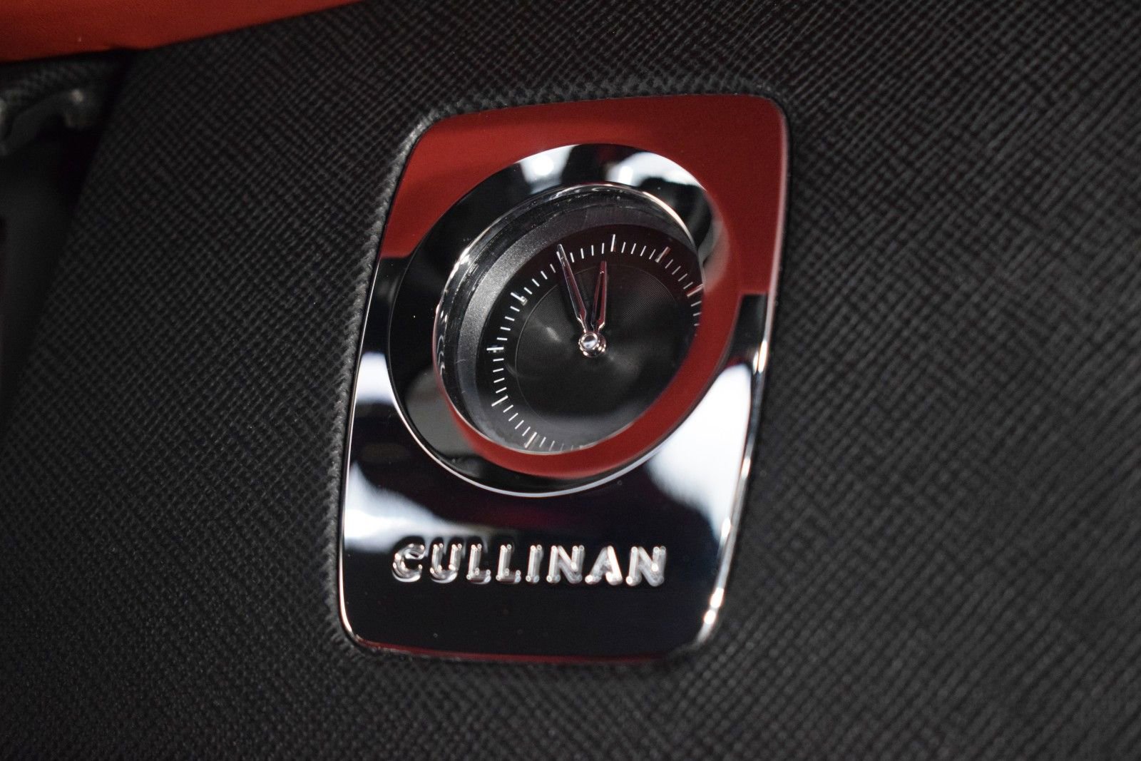 Certified 2022 Rolls-Royce Cullinan w/ Dynamic Package image 28