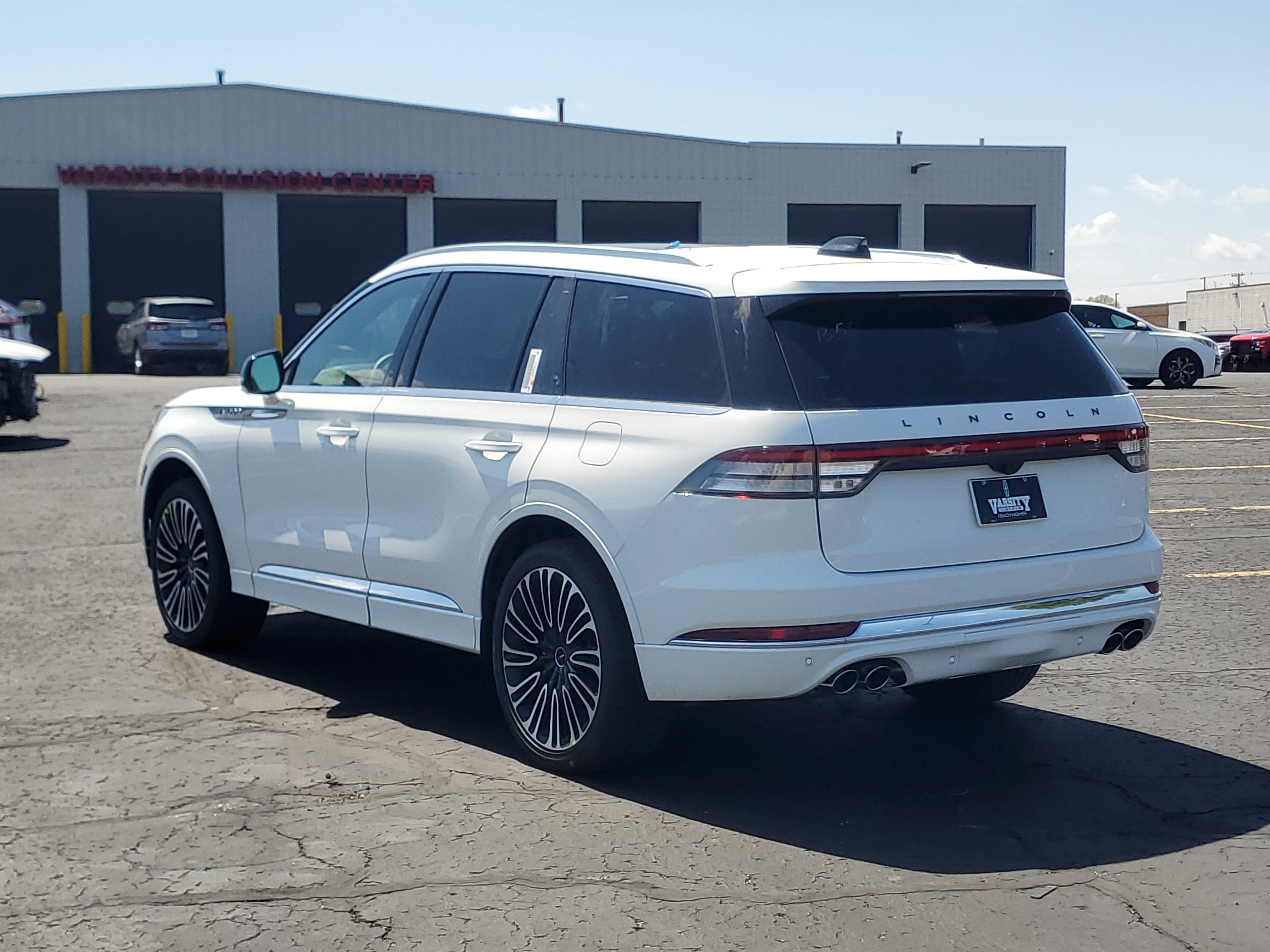 New 2026 Lincoln Aviator Black Label AWD/4WD image 2