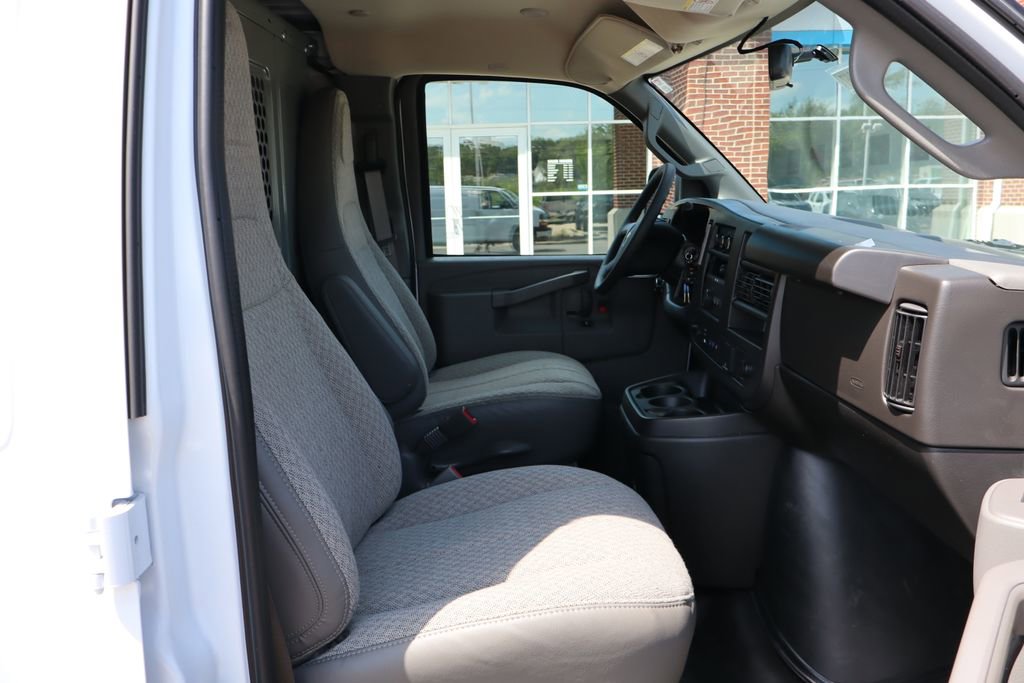 New 2025 Chevrolet Express 2500 w/ Driver Convenience Package image 40