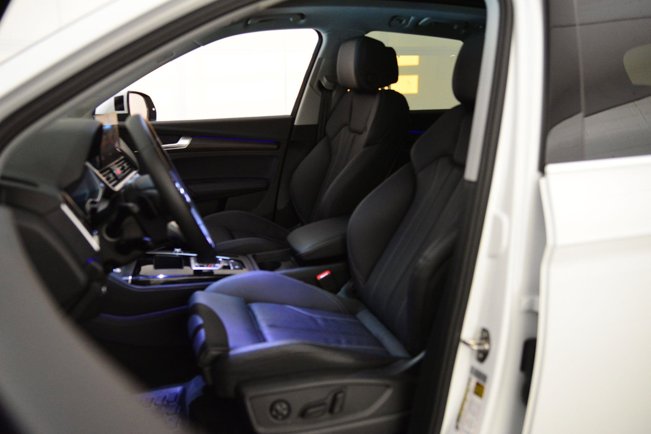 Certified 2025 Audi Q5 e Premium Plus w/ Premium Plus Package image 4