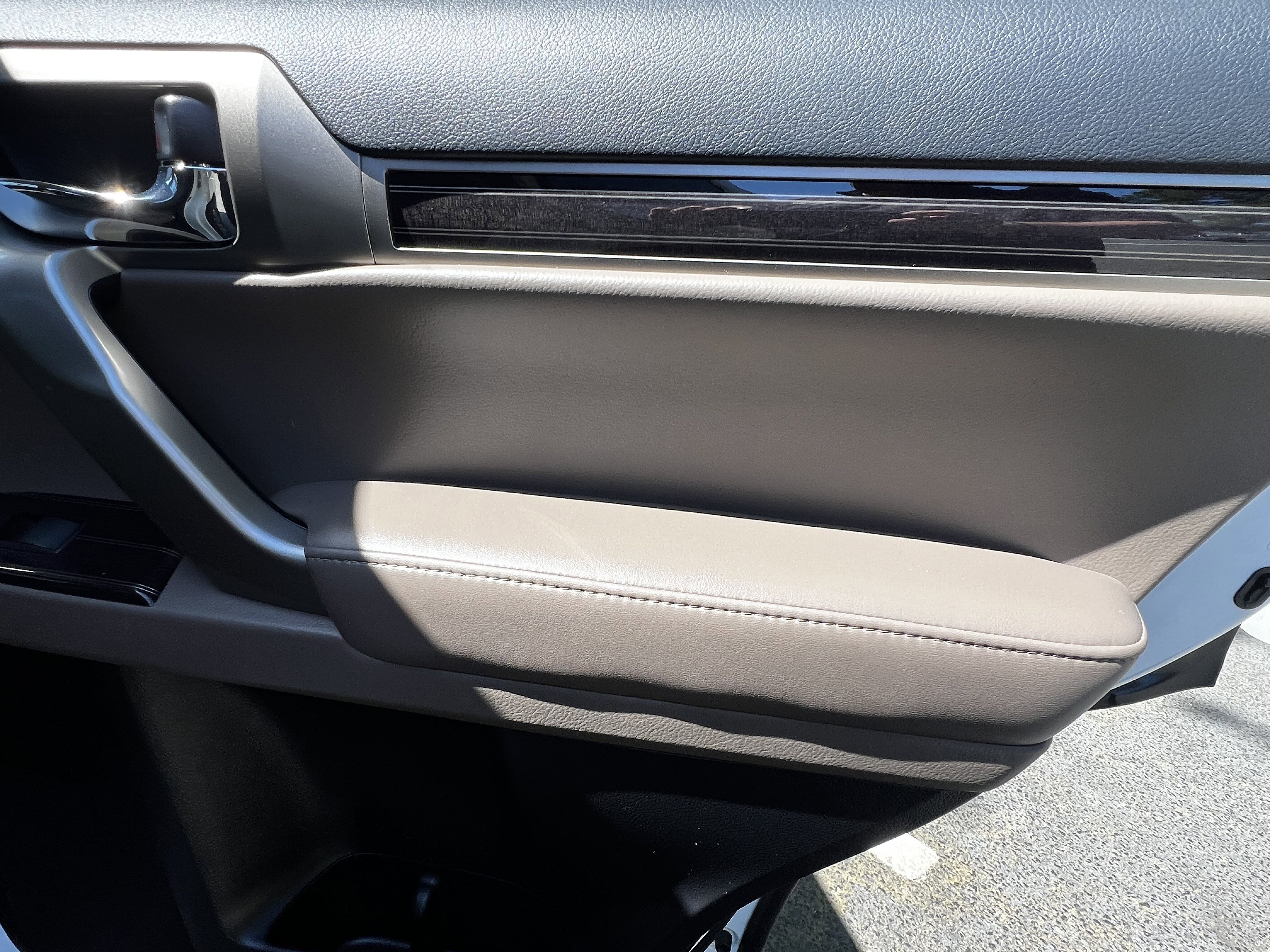 Used 2020 Lexus GX 460 Luxury w/ Accessory Package image 39