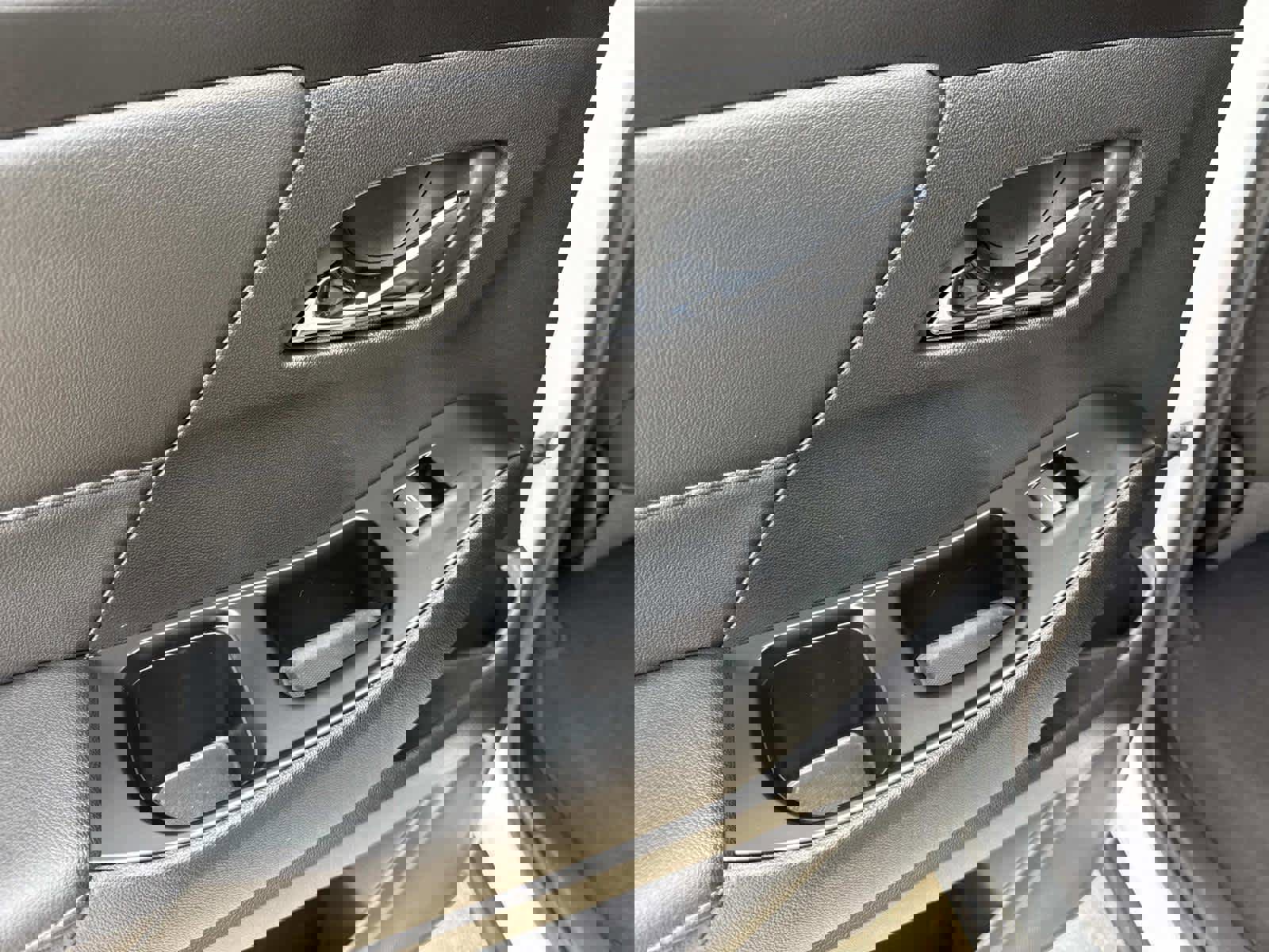 Used 2023 Chevrolet Traverse LT image 29