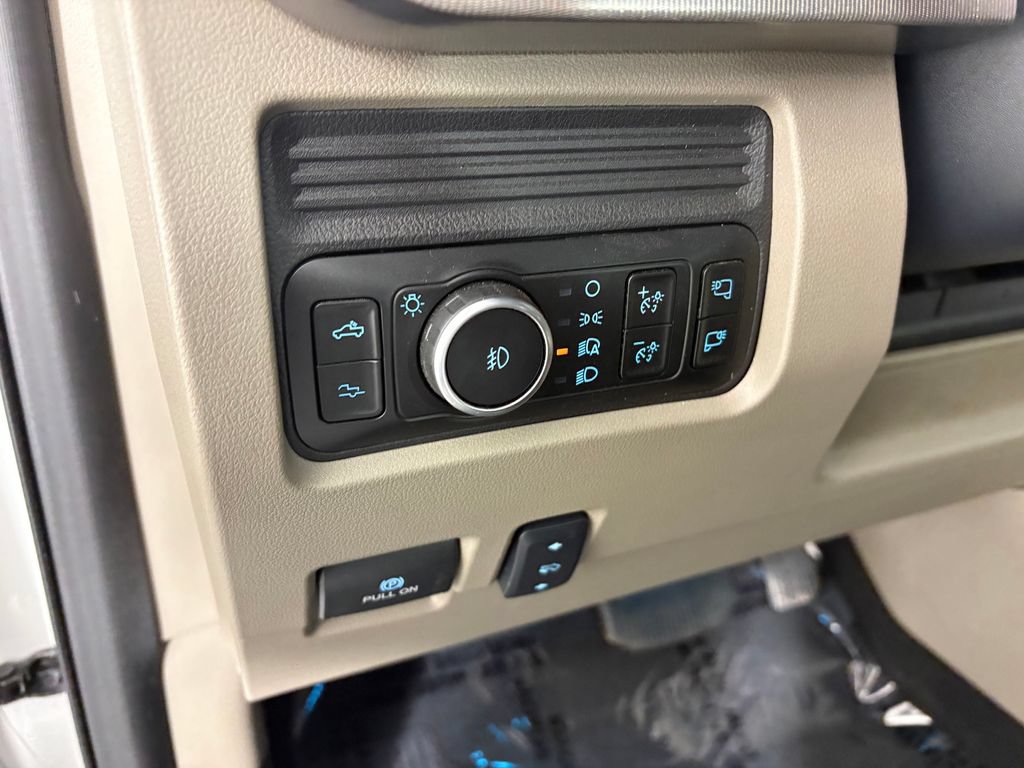 Used 2025 Ford F350 Platinum w/ Platinum Plus Package AWD/4WD image 14
