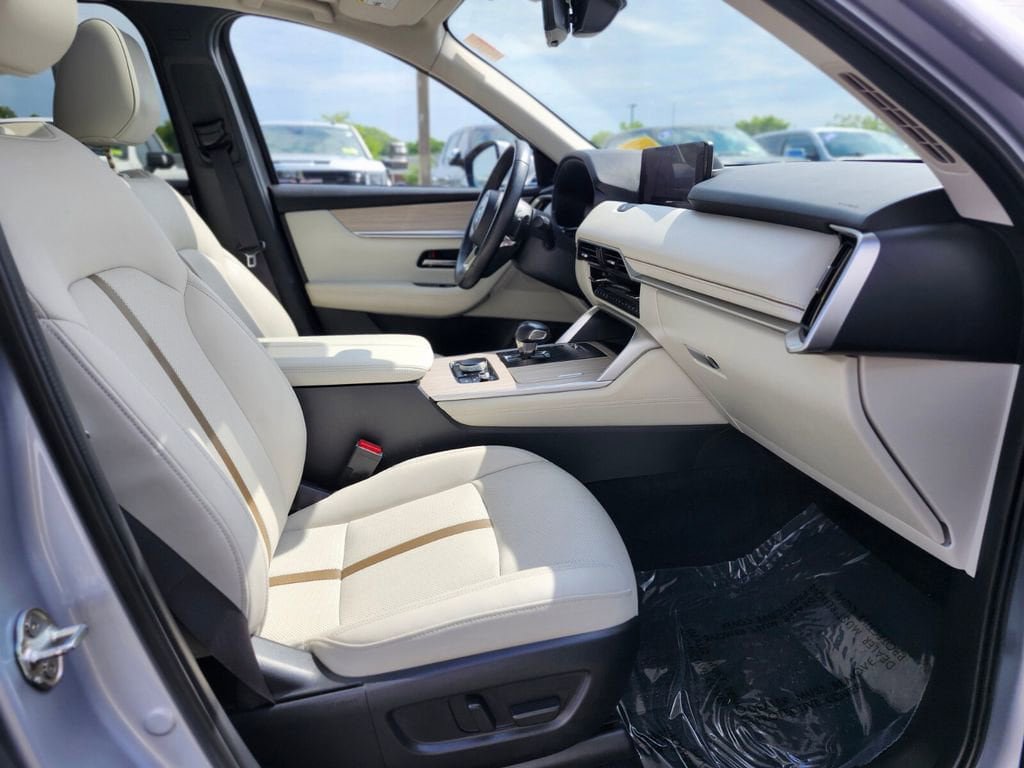 Used 2024 MAZDA CX-90 Plug-In Hybrid w/ Premium Plus AWD/4WD image 9
