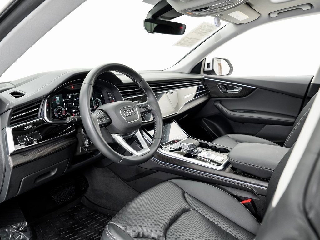 Used 2023 Audi Q8 Prestige w/ Prestige Package image 4