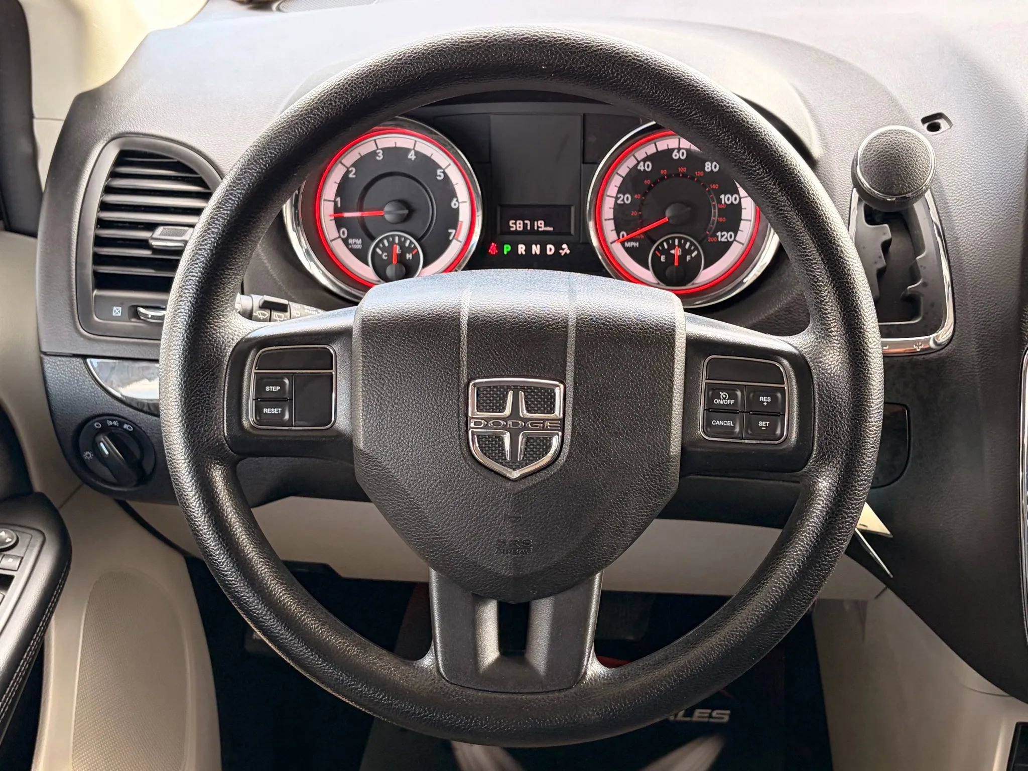 Used 2019 Dodge Grand Caravan SE image 27