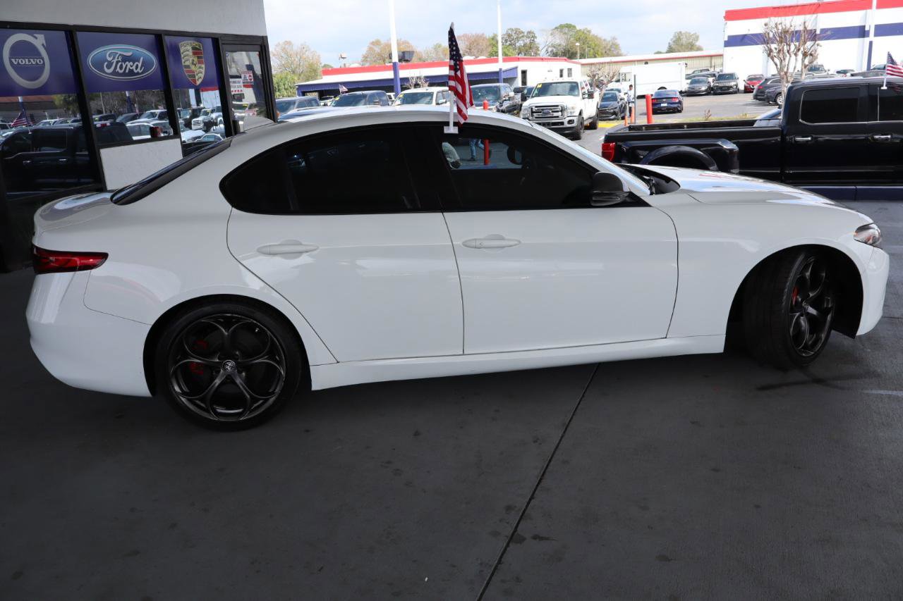 Used 2019 Alfa Romeo Giulia w/ Nero Edizione image 4