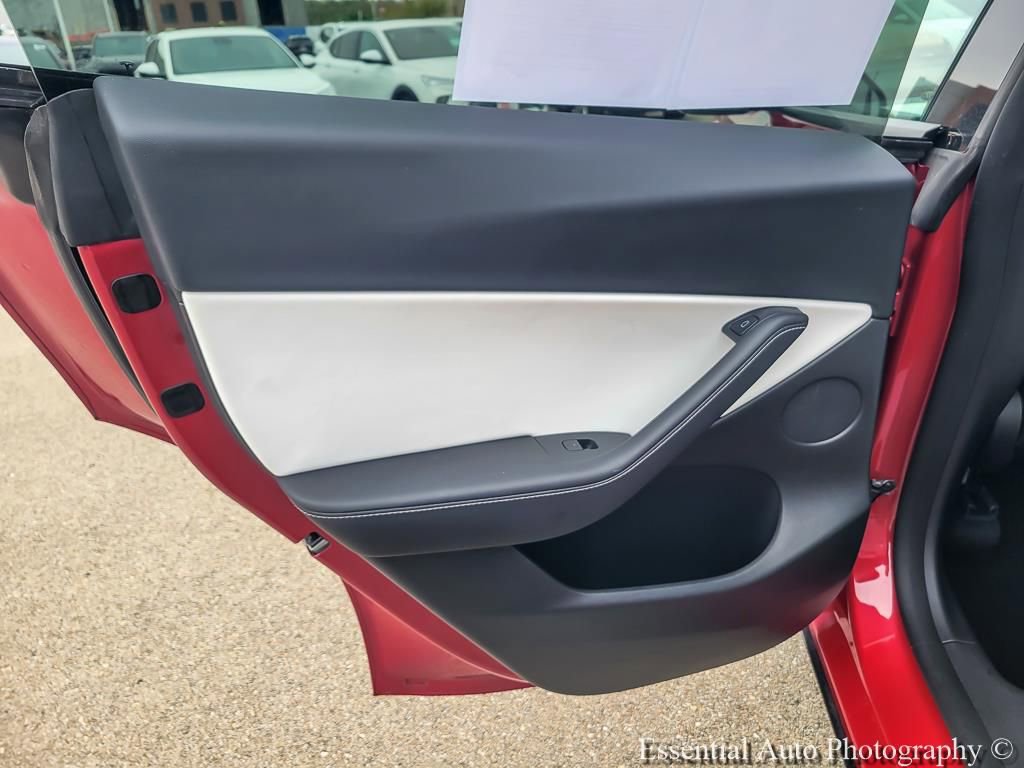 Used 2022 Tesla Model Y Performance AWD/4WD image 17