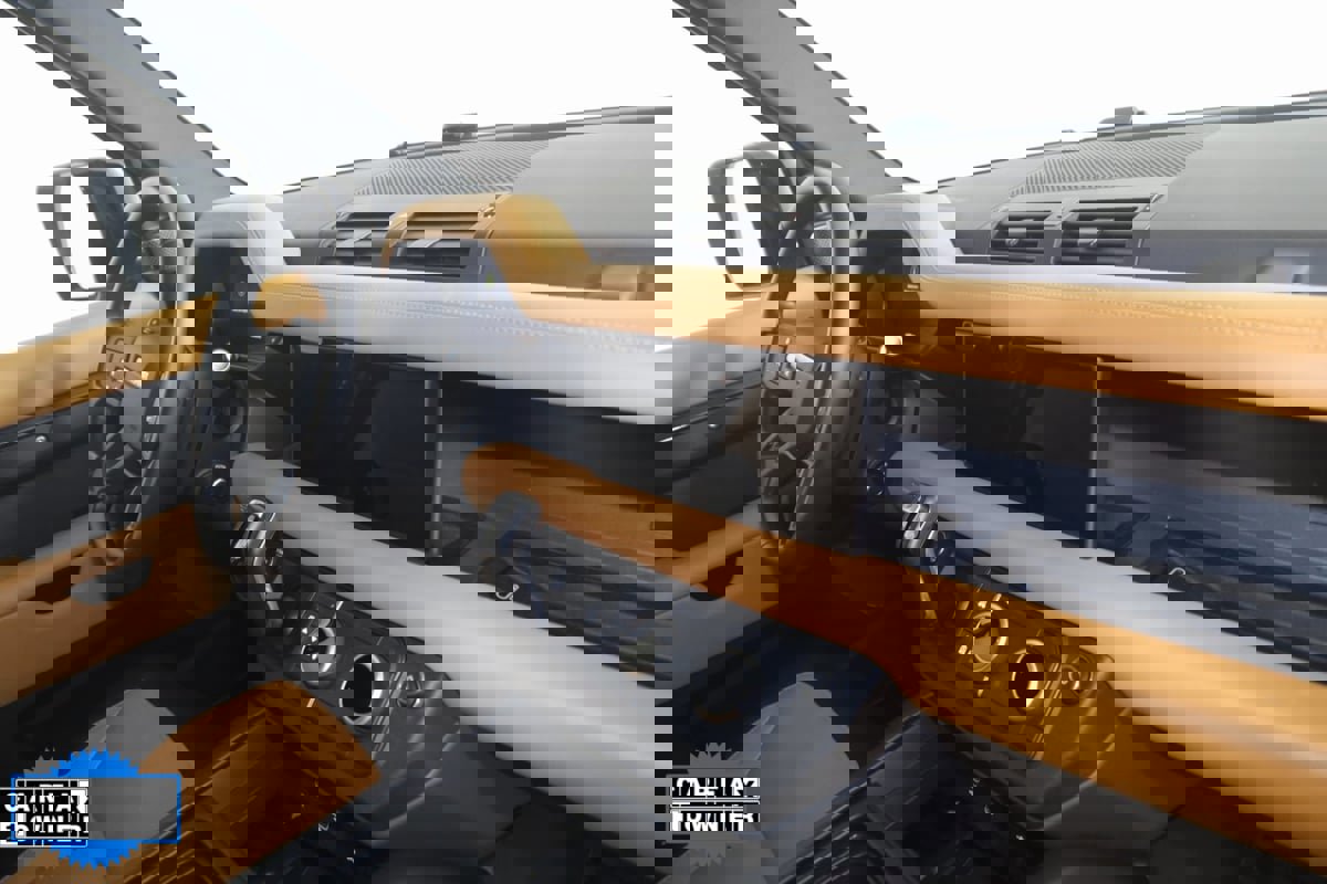 Used 2024 Land Rover Defender 110 X-Dynamic SE image 41