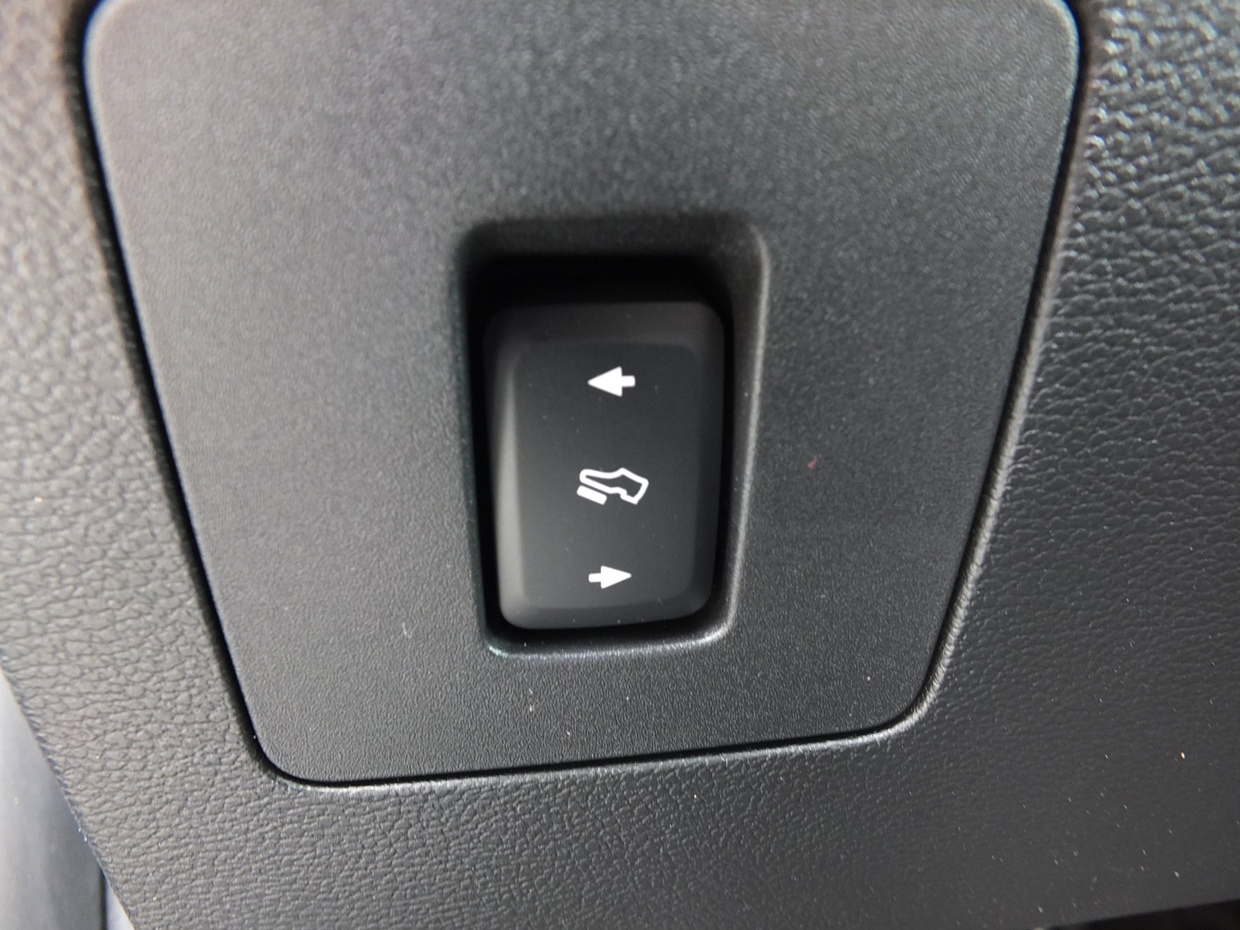 Used 2016 Ford F150 Platinum w/ Equipment Group 701A Luxury RWD image 21