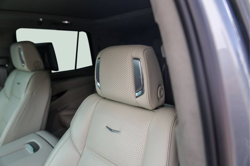 Used 2025 Cadillac Escalade Sport Platinum w/ LPO, ONYX Package AWD/4WD image 12