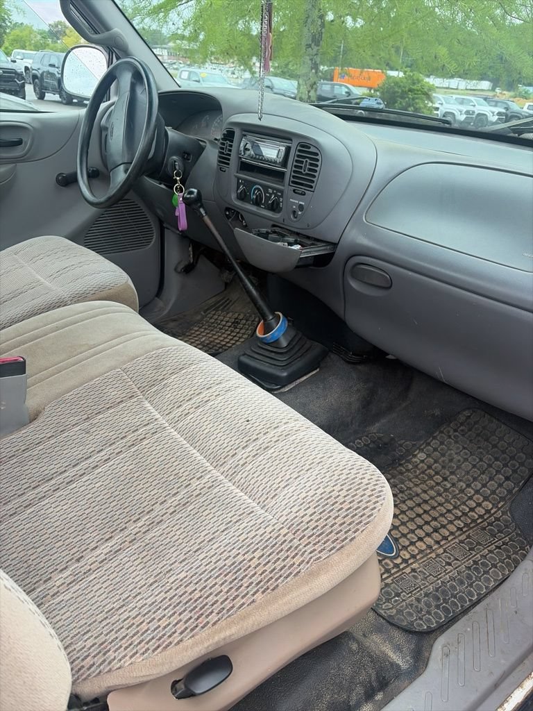 Used 2000 Ford F150 2WD Regular Cab image 10