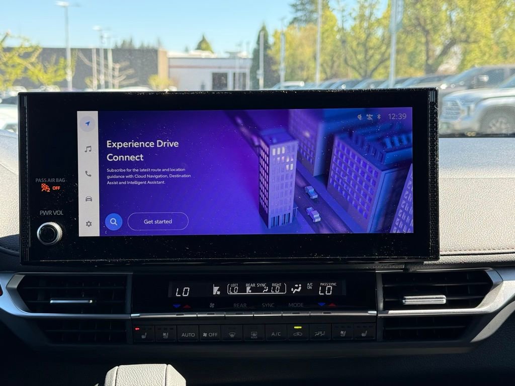 Used 2025 Toyota Sienna Platinum image 26