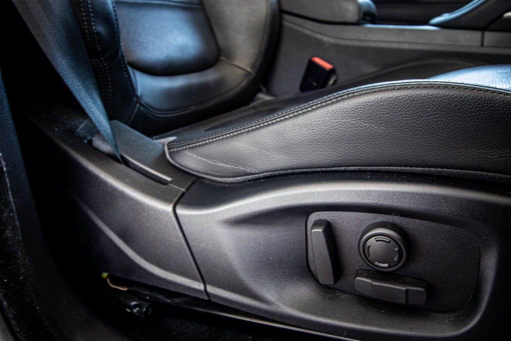 Used 2018 Jaguar E-PACE SE image 43