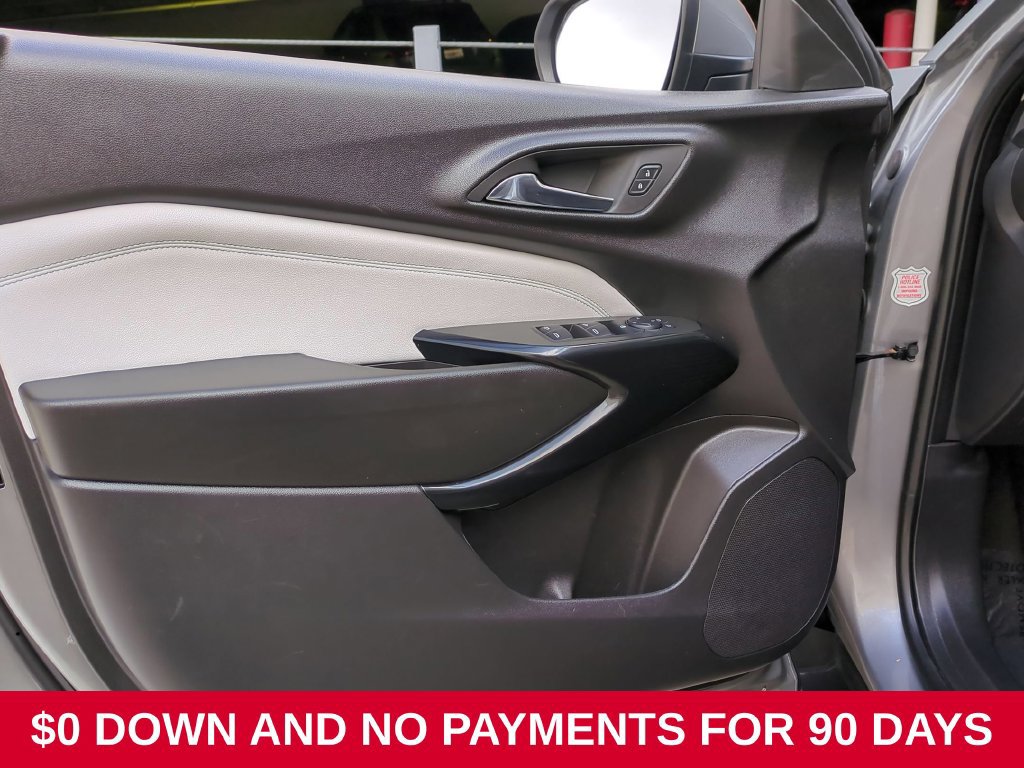 Used 2025 Chevrolet Trax LT w/ LT Convenience Package FWD image 11