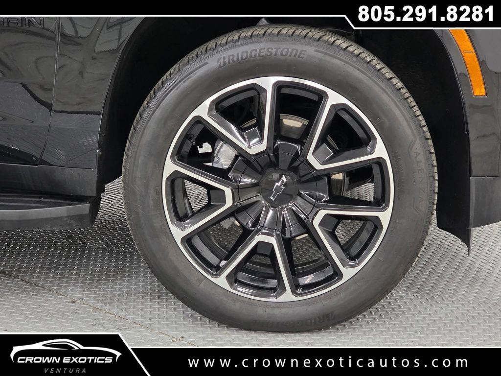 Used 2025 Chevrolet Suburban RST w/ Sun And Tow Package image 9