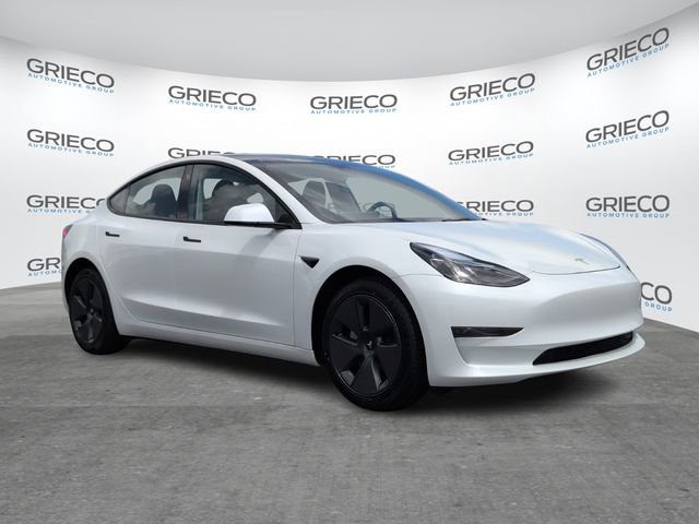Used 2023 Tesla Model 3 Standard Range image 1