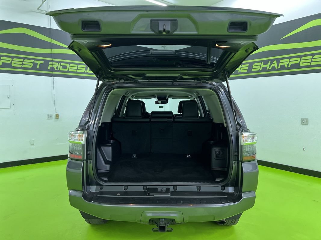 Used 2022 Toyota 4Runner SR5 Premium AWD/4WD image 9