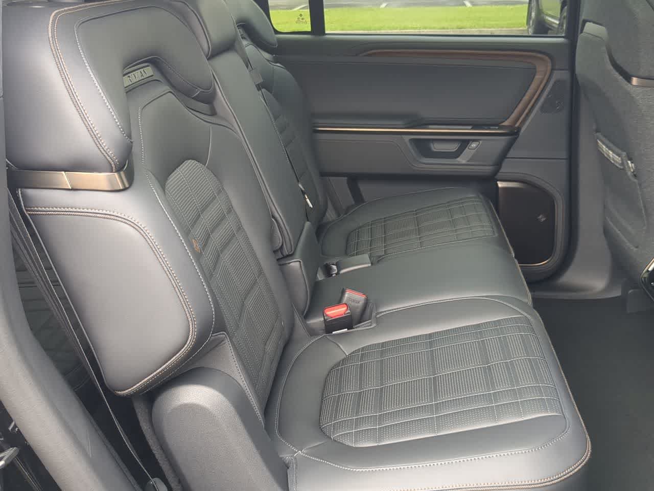 Used 2026 Rivian R1S Premium AWD/4WD image 21