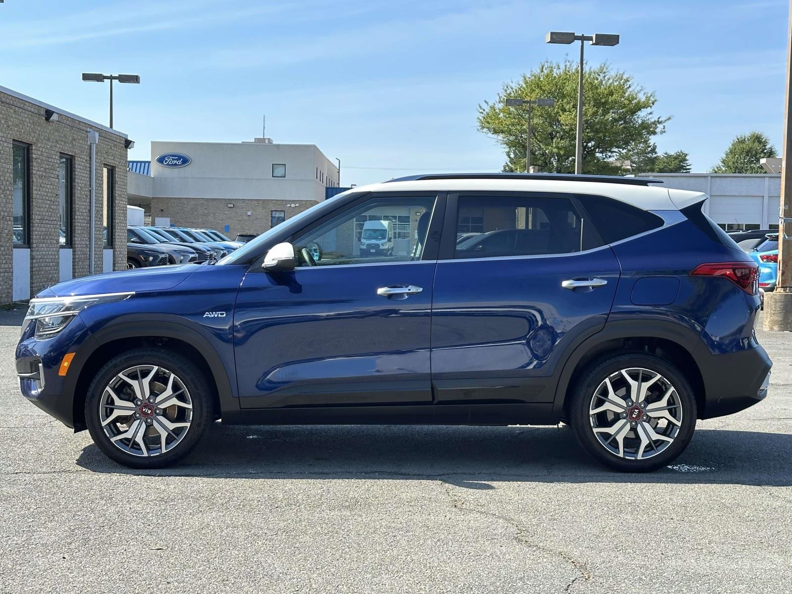 Used 2021 Kia Seltos SX image 2