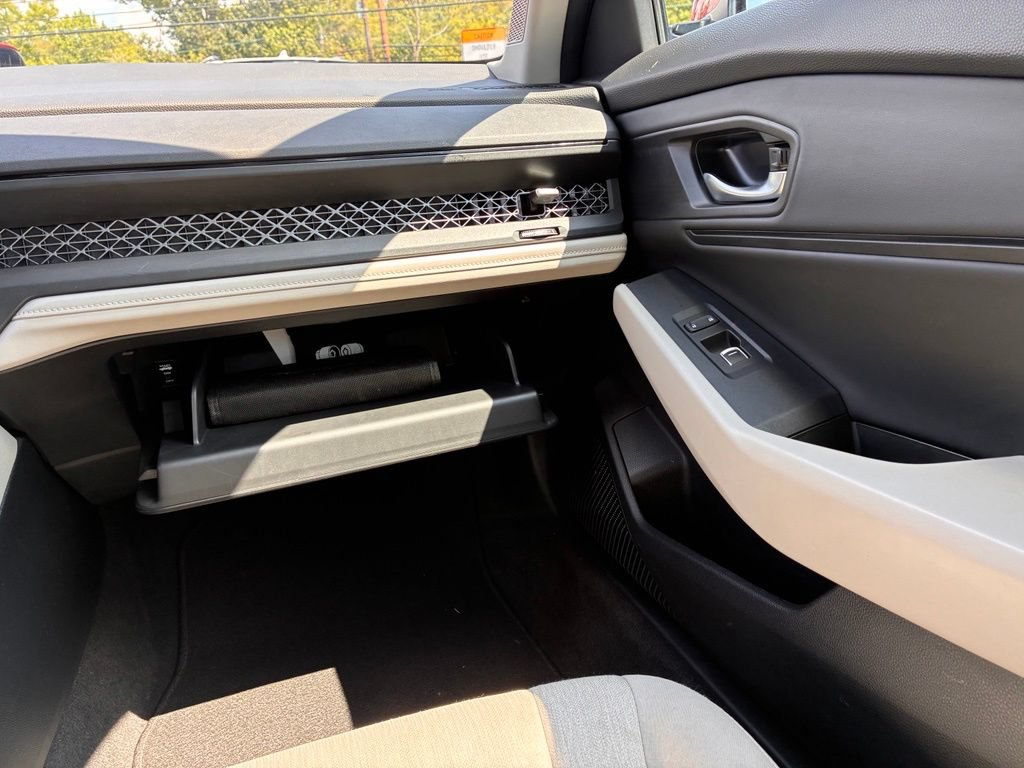 Used 2023 Honda Accord EX image 40
