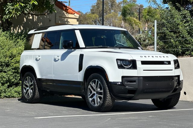 Certified 2026 Land Rover Defender 110 X-Dynamic SE AWD/4WD image 7
