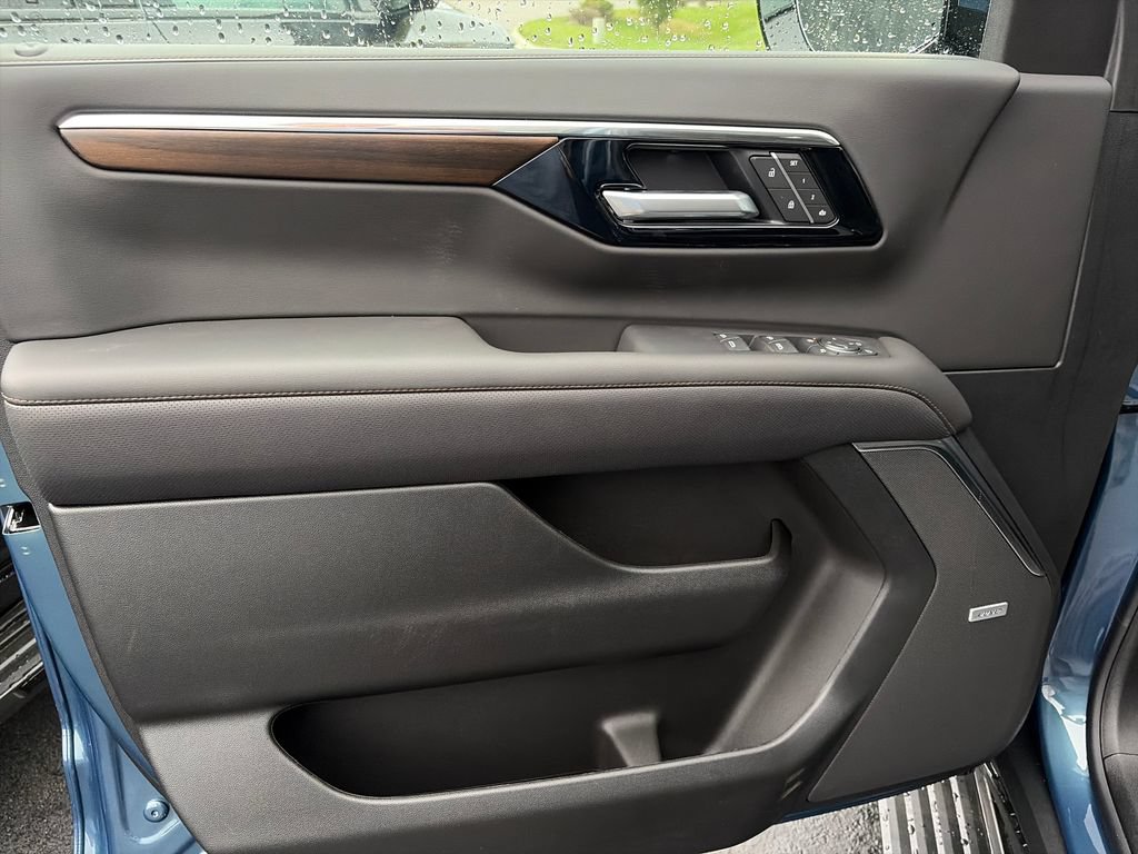 New 2026 Chevrolet Tahoe High Country AWD/4WD image 18