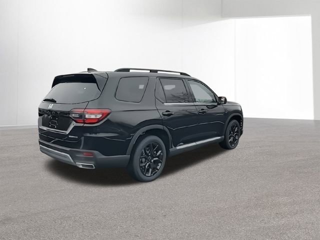 New 2025 Honda Pilot Touring image 9