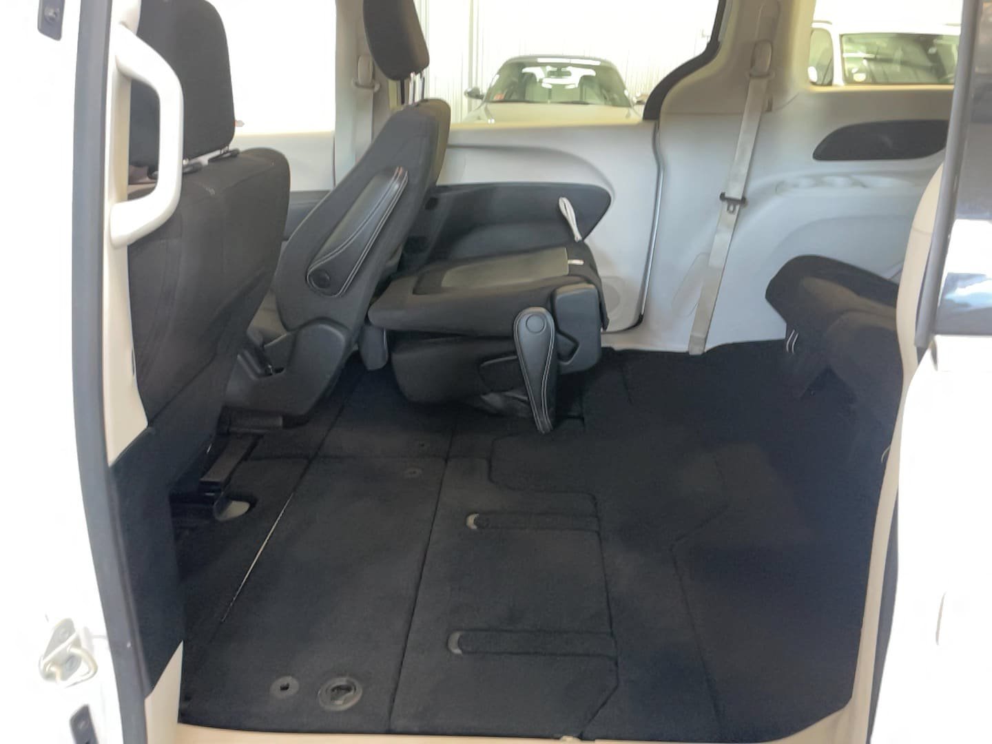 Used 2023 Chrysler Voyager LX FWD image 26