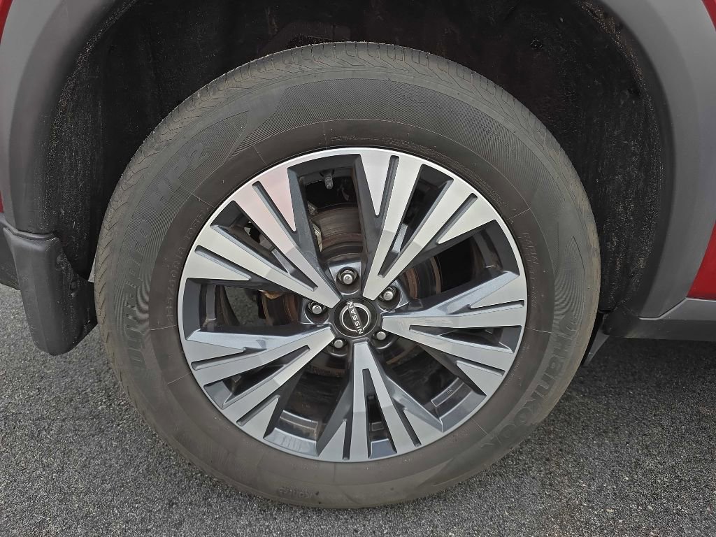 Used 2023 Nissan Rogue SV w/ SV Premium B Package image 4