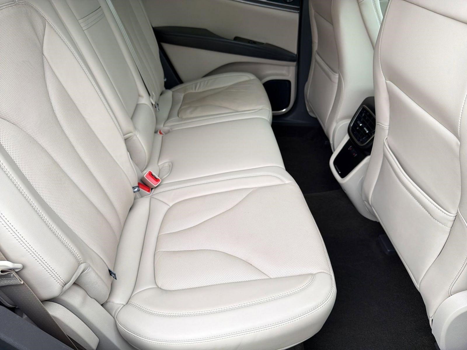 Used 2020 Lincoln Nautilus Reserve image 30