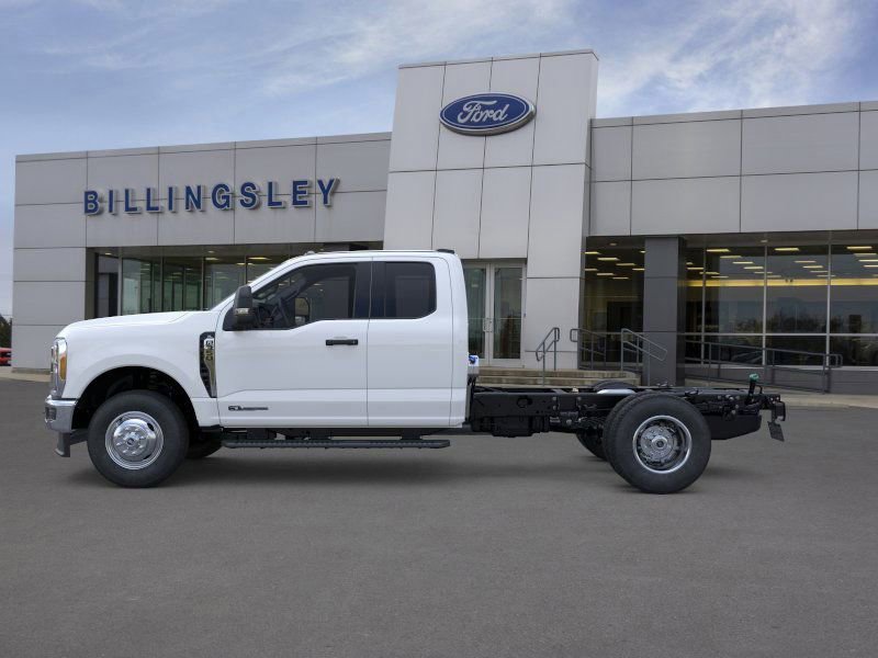 New 2026 Ford F350 XL w/ XL Chrome Package image 3