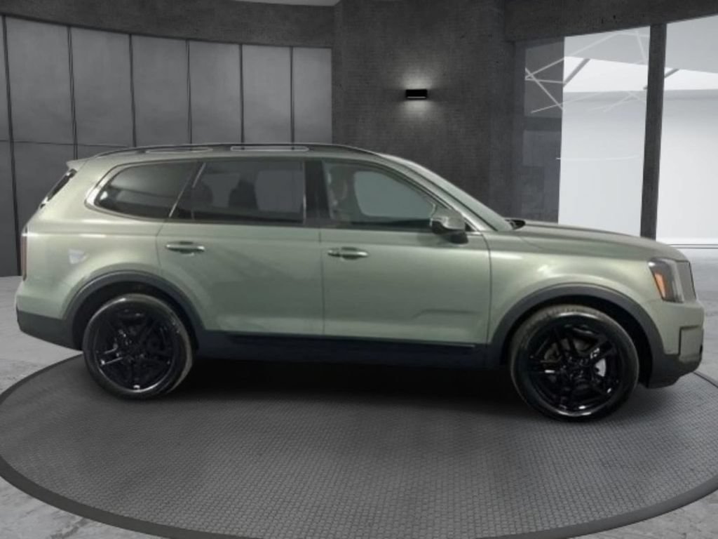 Used 2025 Kia Telluride EX X-Line AWD/4WD image 4