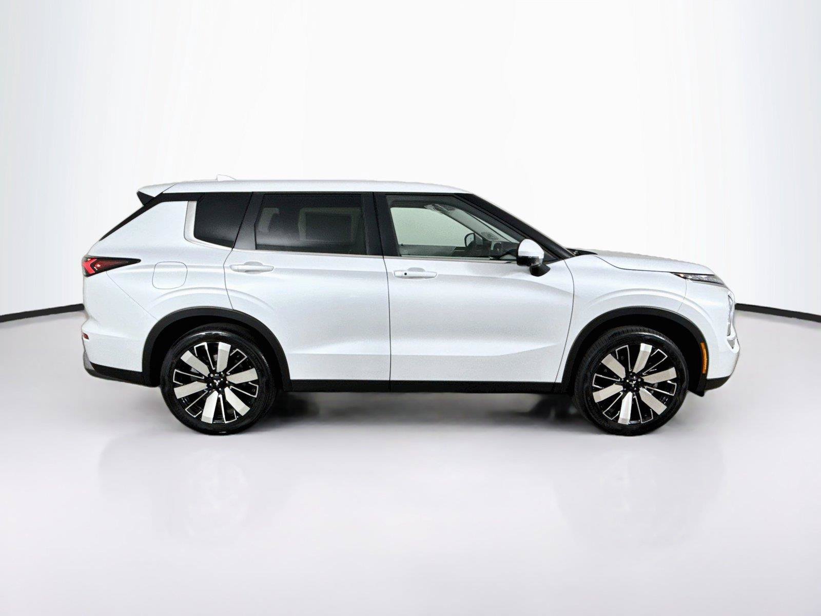 New 2026 Mitsubishi Outlander SE AWD/4WD image 6
