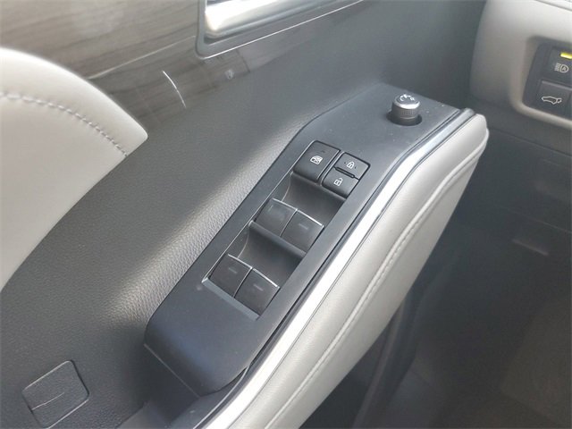 Used 2022 Toyota Highlander Platinum image 29