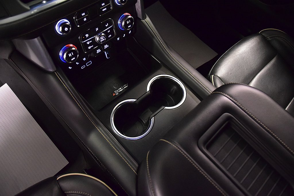 Used 2021 GMC Yukon SLT w/ SLT Premium Package image 23