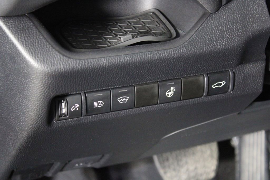 Used 2023 Toyota RAV4 XLE Premium image 18