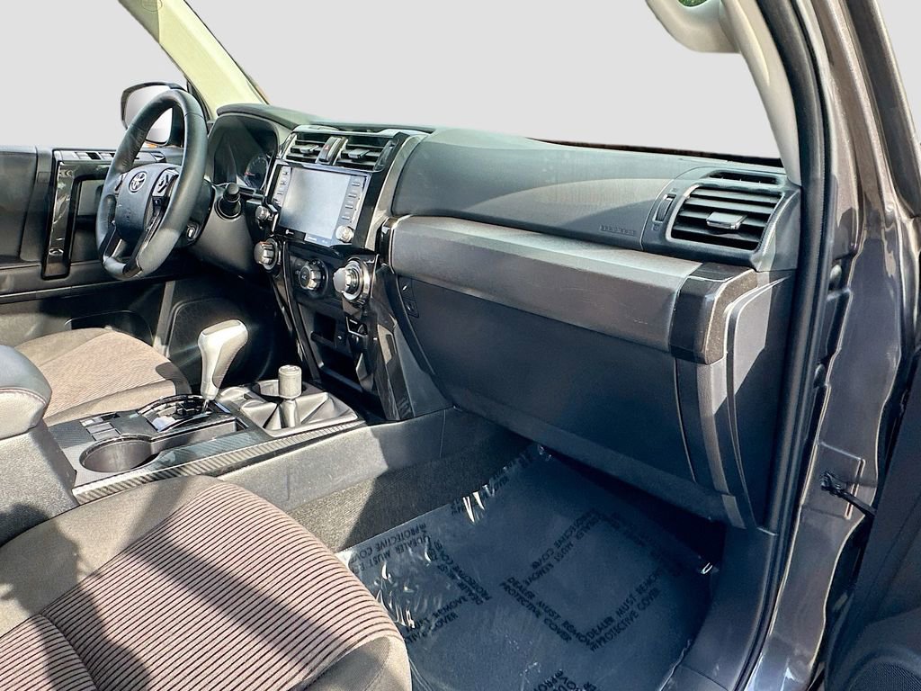 Used 2022 Toyota 4Runner TRD Off-Road AWD/4WD image 26